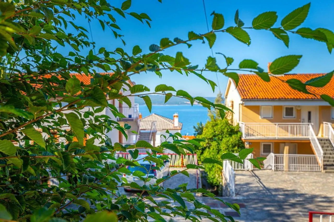 Apartments In Dramalj 41601
