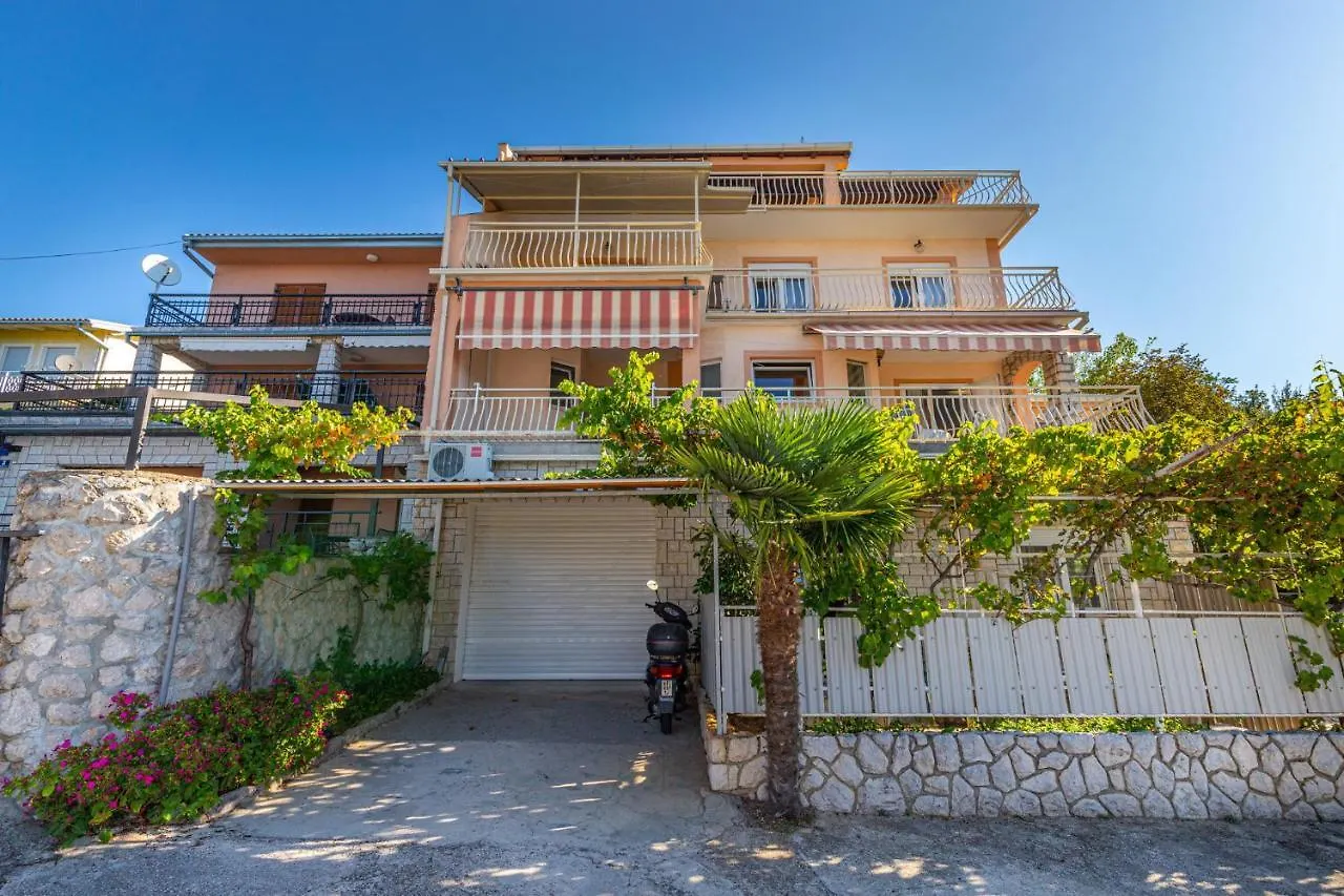 Apartments In Dramalj 41601