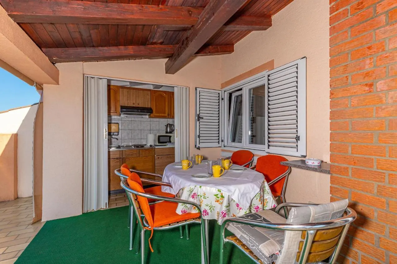 Apartments In Dramalj 41601